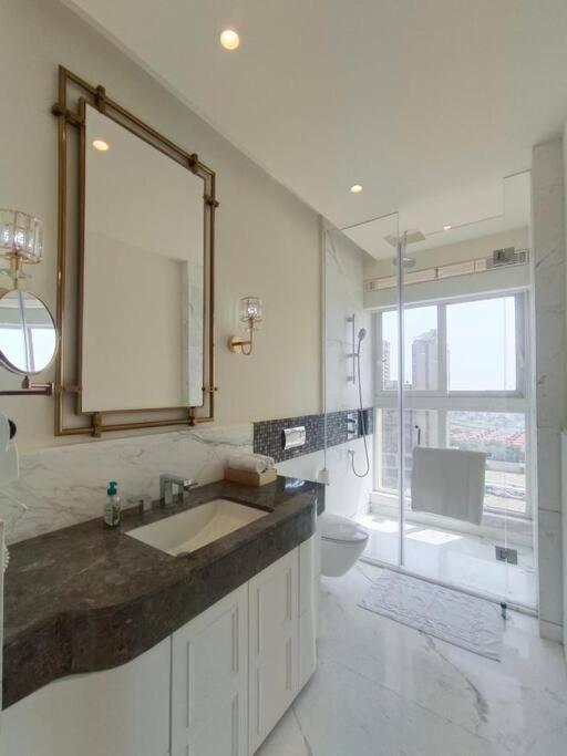 Apartment Luxury Leela Apartment, Near Airport,manyata Tech Park *